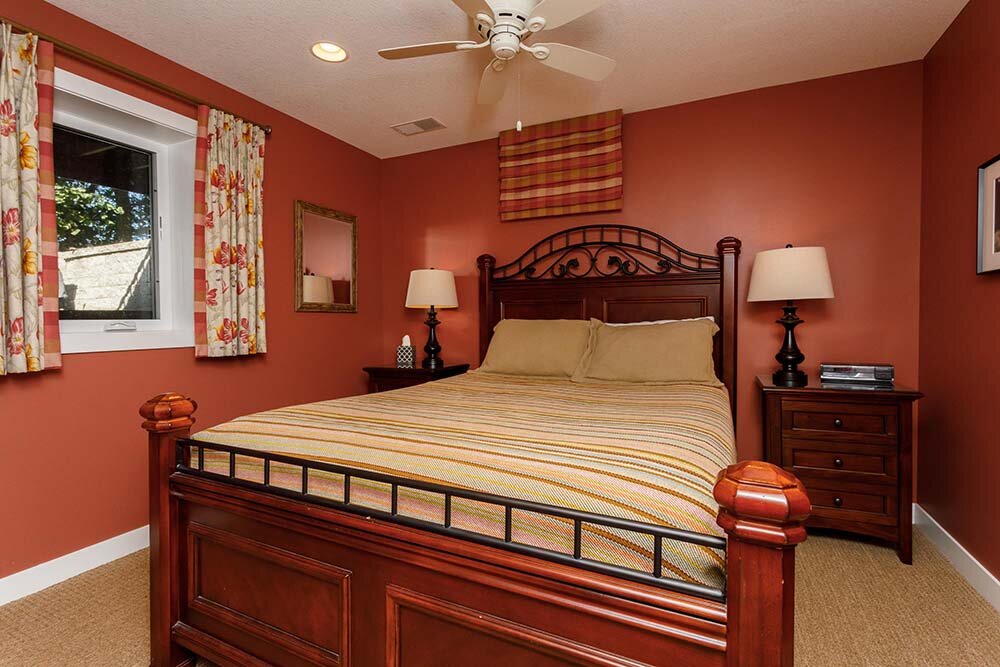 BED3 master suite lake homes for rent in alexandria