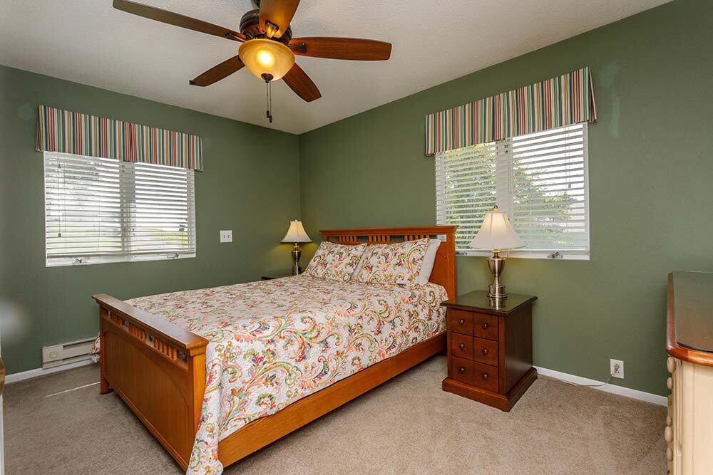BED4 serene bedroom view grayston