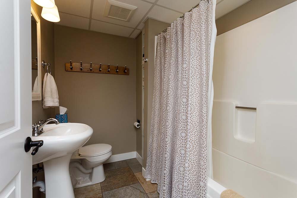 bathroom central minnesota cabin rentals