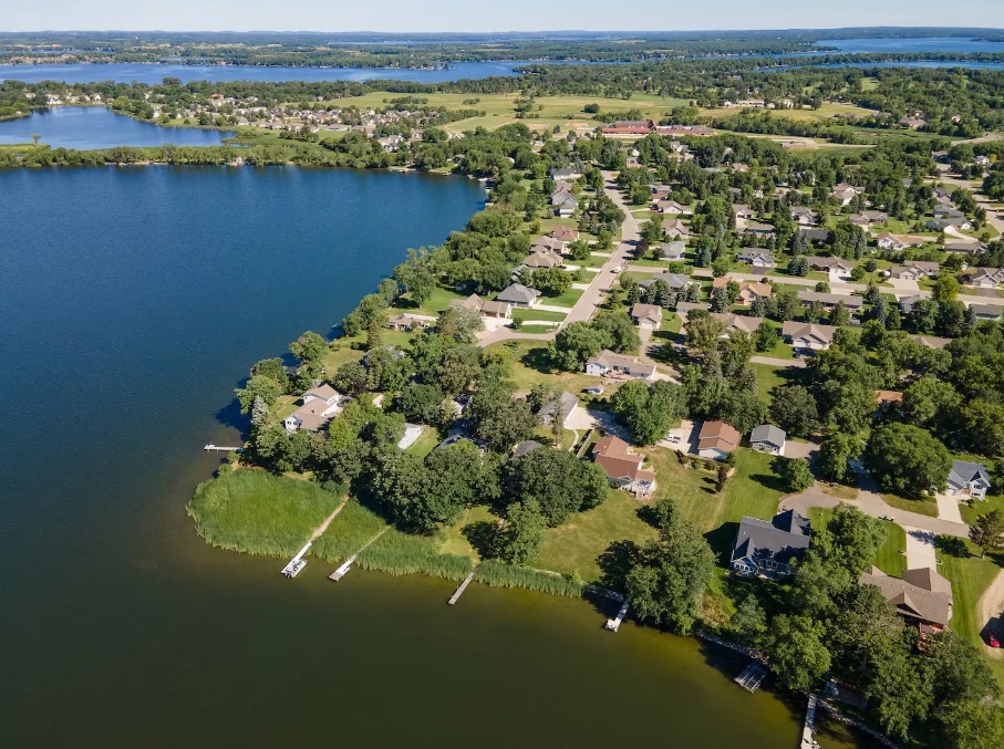 Overhead view of Lk Henry