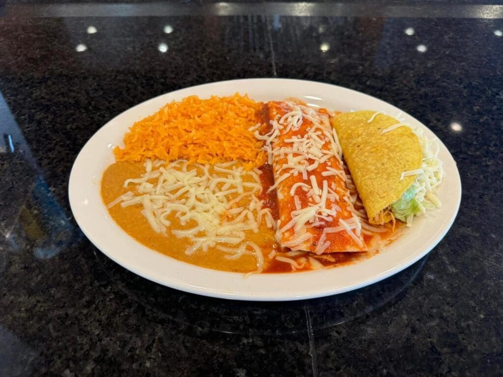 Los Mariachis Mexican Grill
